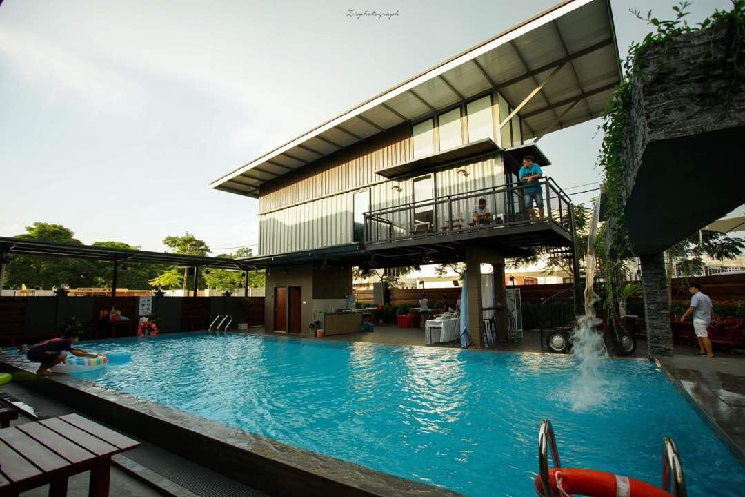 Kluang Container Swimming Pool Hotel Exteriör bild