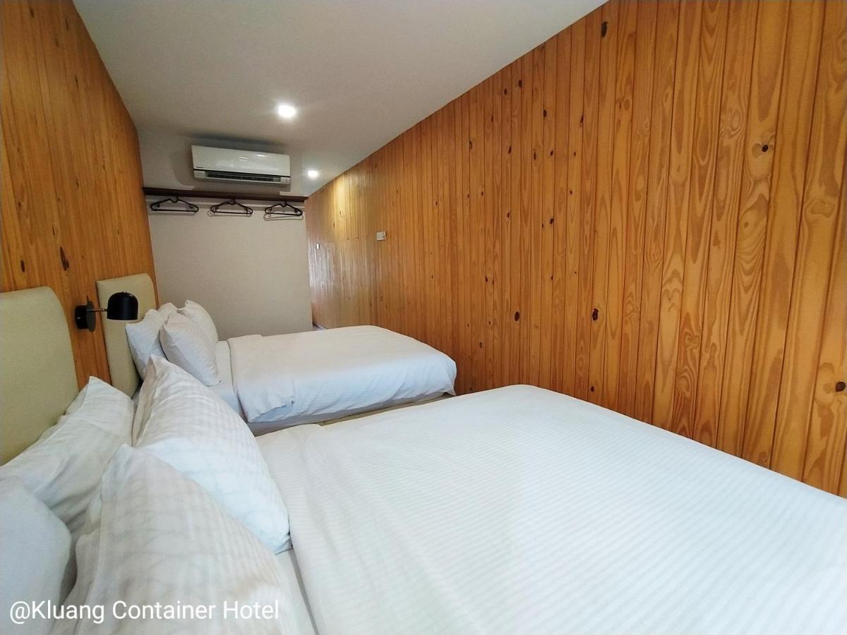 Kluang Container Swimming Pool Hotel Exteriör bild